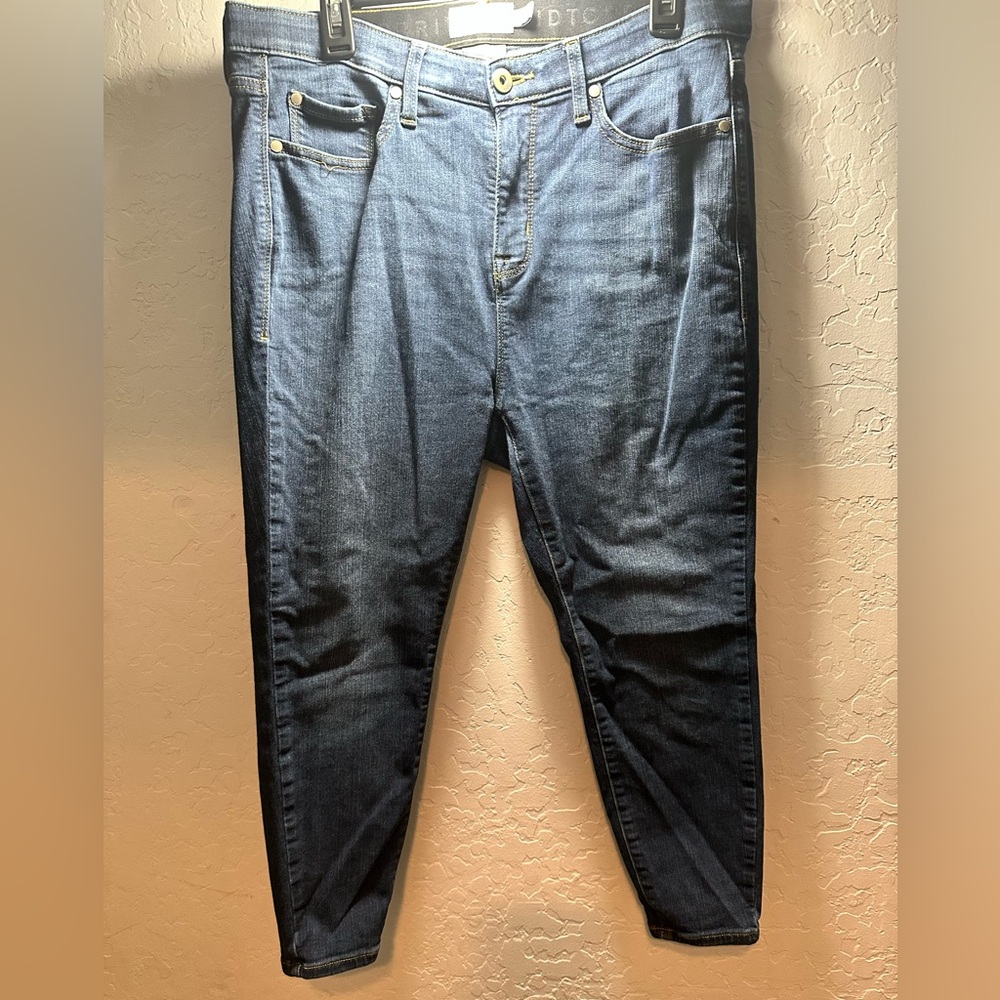 Torrid | #Feel The Fit | Sky High Skinny | Premium Stretch | Capri/Cropped